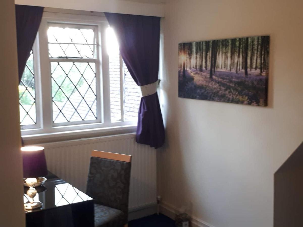 Appartamento Peaceful Retreat Hideaway Surrey Esher Esterno foto